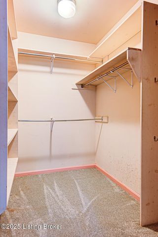 9020 Woodlily Trail, Louisville, KY 40229