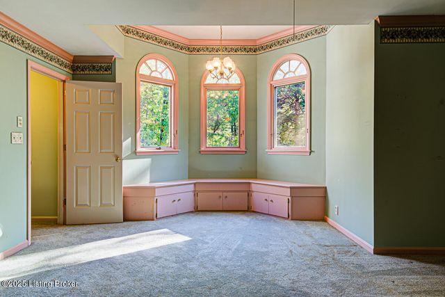 9020 Woodlily Trail, Louisville, KY 40229