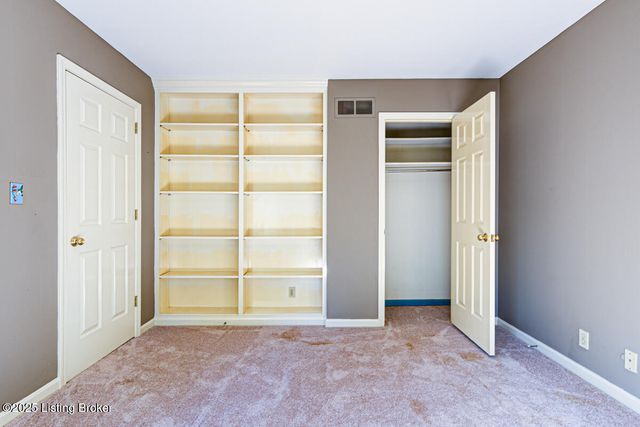 9020 Woodlily Trail, Louisville, KY 40229