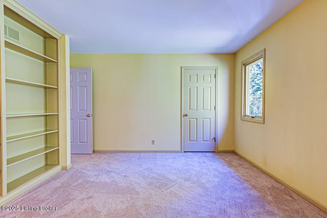 9020 Woodlily Trail, Louisville, KY 40229