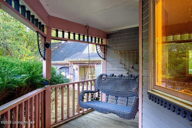 9020 Woodlily Trail, Louisville, KY 40229