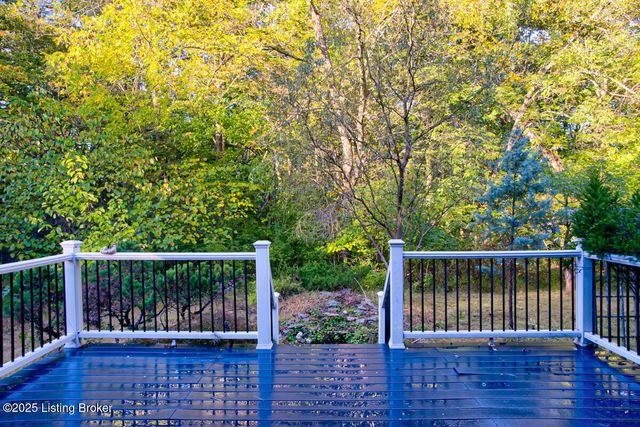 9020 Woodlily Trail, Louisville, KY 40229