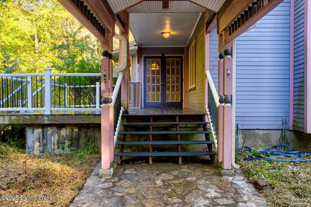 9020 Woodlily Trail, Louisville, KY 40229