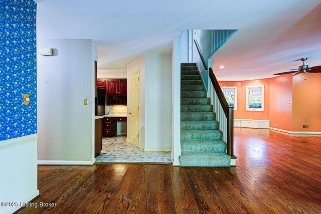 9020 Woodlily Trail, Louisville, KY 40229