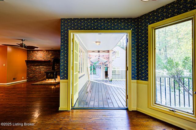 9020 Woodlily Trail, Louisville, KY 40229