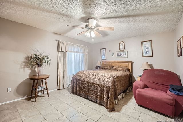 7111 Bart Hollow, San Antonio, TX 78250