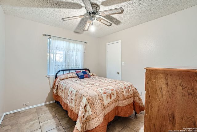 7111 Bart Hollow, San Antonio, TX 78250