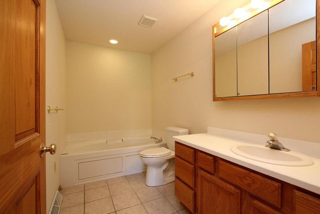 12395 W Waterford AVENUE, Greenfield, WI 53228