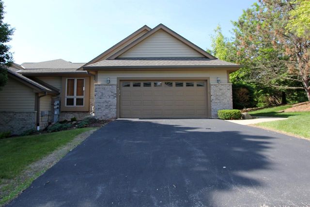 12395 W Waterford AVENUE, Greenfield, WI 53228