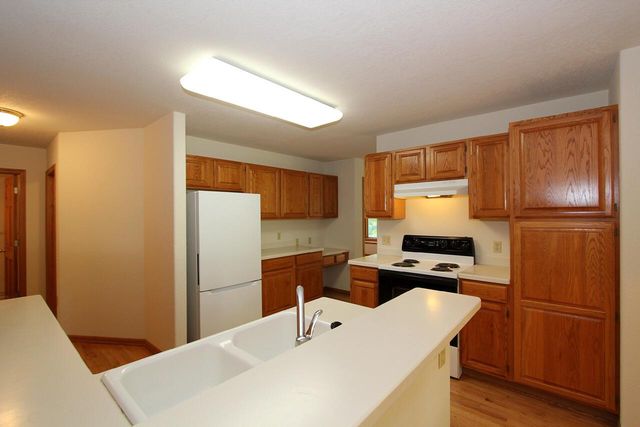 12395 W Waterford AVENUE, Greenfield, WI 53228