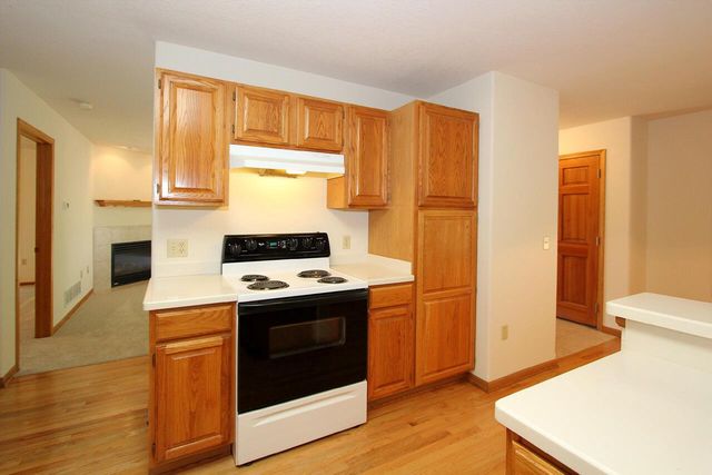 12395 W Waterford AVENUE, Greenfield, WI 53228