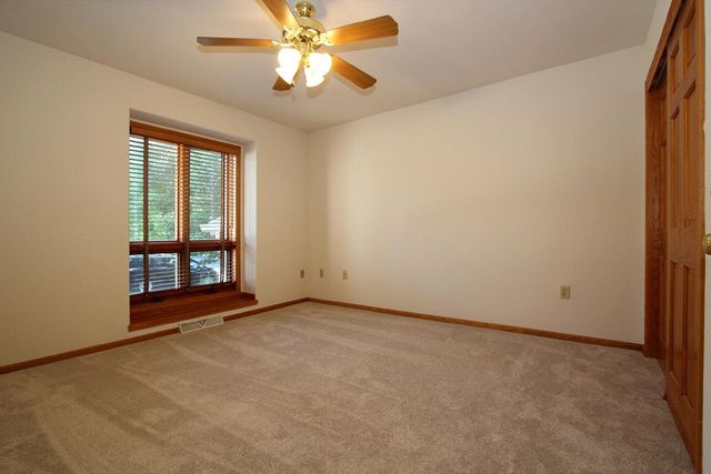 12395 W Waterford AVENUE, Greenfield, WI 53228