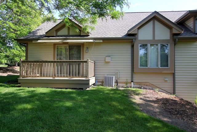 12395 W Waterford AVENUE, Greenfield, WI 53228