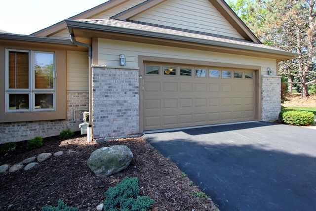 12395 W Waterford AVENUE, Greenfield, WI 53228