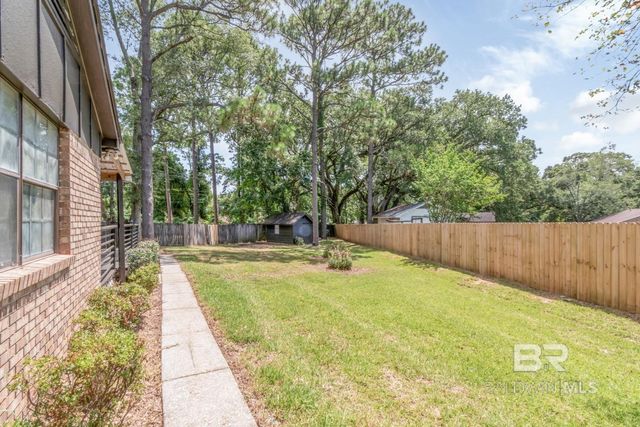 5805 HOLLY HILL Court, Mobile, AL 36609