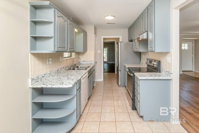 5805 HOLLY HILL Court, Mobile, AL 36609