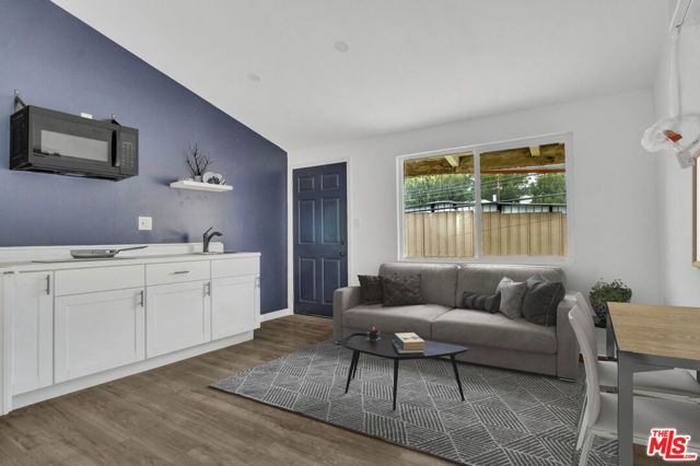 14206 Calvert Street, Van Nuys (los Angeles), CA 91401