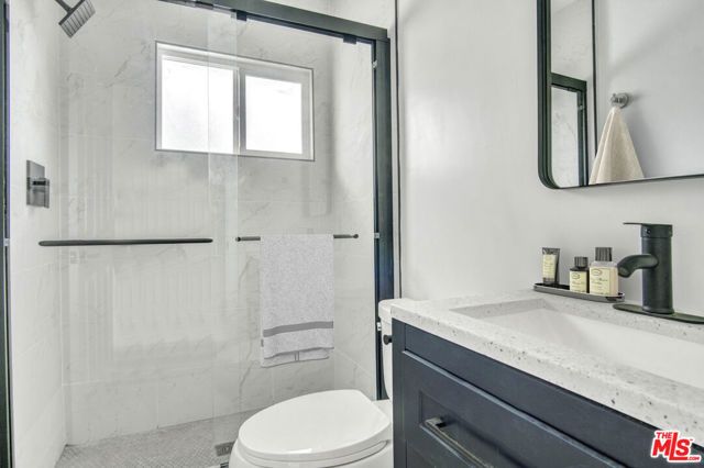 14206 Calvert Street, Van Nuys (los Angeles), CA 91401