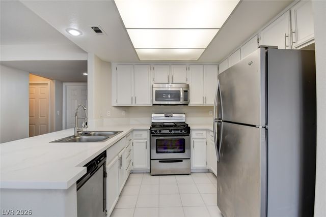 2873 Moonlight Bay Lane, Las Vegas, NV 89128