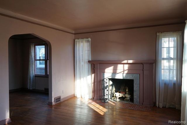 16076 Ellsworth Street, Detroit, MI 48227