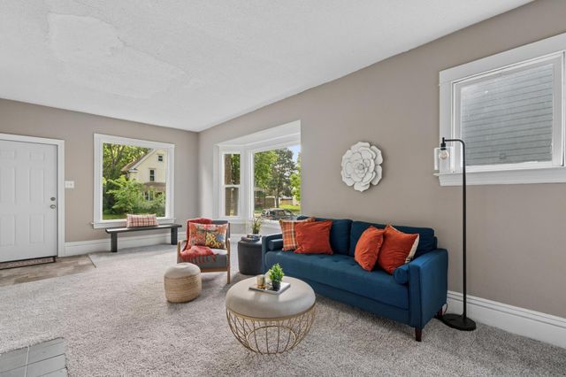2803 Fremont Avenue N, Minneapolis, MN 55411