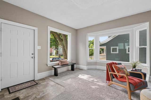 2803 Fremont Avenue N, Minneapolis, MN 55411
