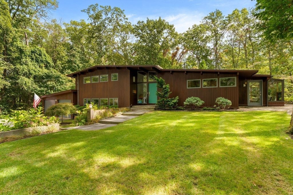 25 Rockwood Rd, Hingham, MA 02043