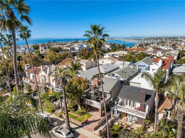 411 Goldenrod A, Corona Del Mar, CA 92625