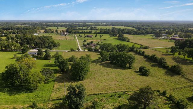 000 E Farm Road 194, Rogersville, MO 65742