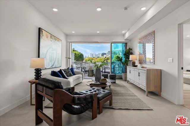 1257 N Sweetzer Avenue 302, West Hollywood, CA 90069