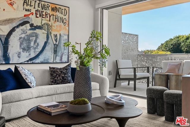 1257 N Sweetzer Avenue 302, West Hollywood, CA 90069