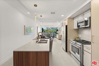 1257 N Sweetzer Avenue 302, West Hollywood, CA 90069