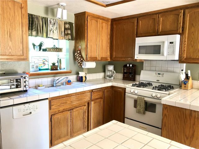 508 Dart Canyon, Crestline, CA 92325