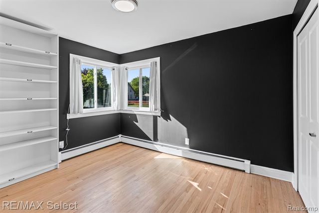 24050 Lakewood Street, Saint Clair Shores, MI 48082