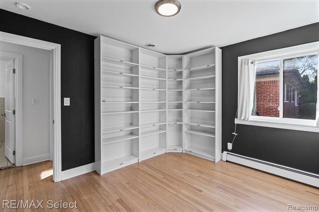 24050 Lakewood Street, Saint Clair Shores, MI 48082