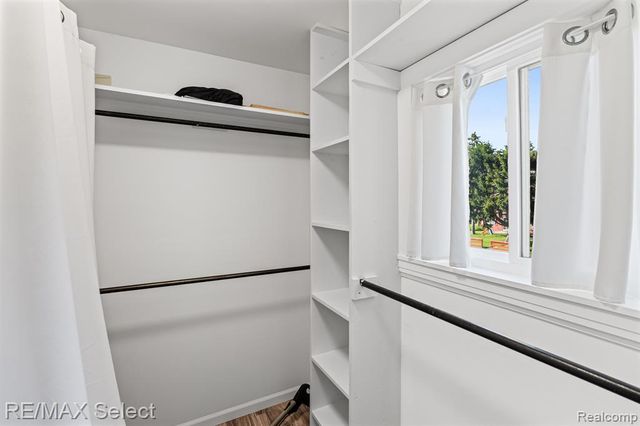 24050 Lakewood Street, Saint Clair Shores, MI 48082
