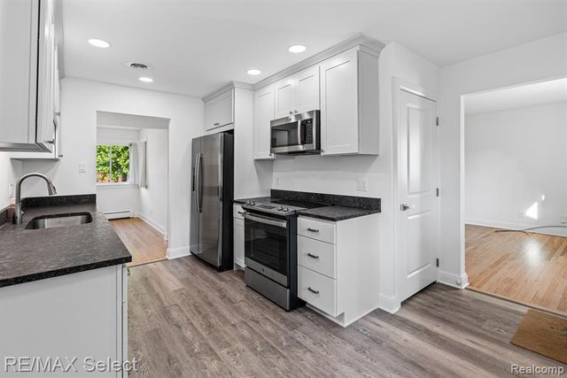 24050 Lakewood Street, Saint Clair Shores, MI 48082