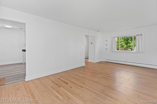 24050 Lakewood Street, Saint Clair Shores, MI 48082