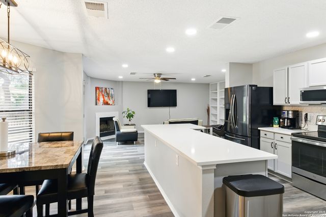 3200 emerson, Schertz, TX 78154