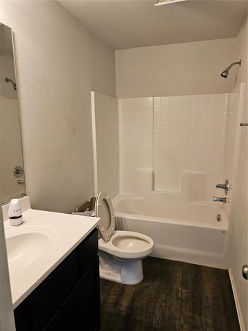 208 Tuscany Circle, Noble, OK 73068