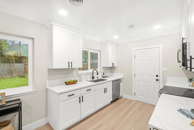 5610 Millburn St, Carmichael, CA 95608