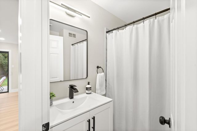 5610 Millburn St, Carmichael, CA 95608