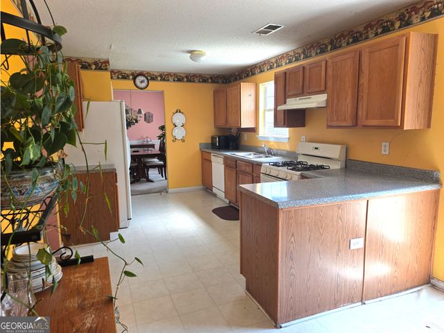 3005 Peach Blossom Trace SE, Conyers, GA 30013
