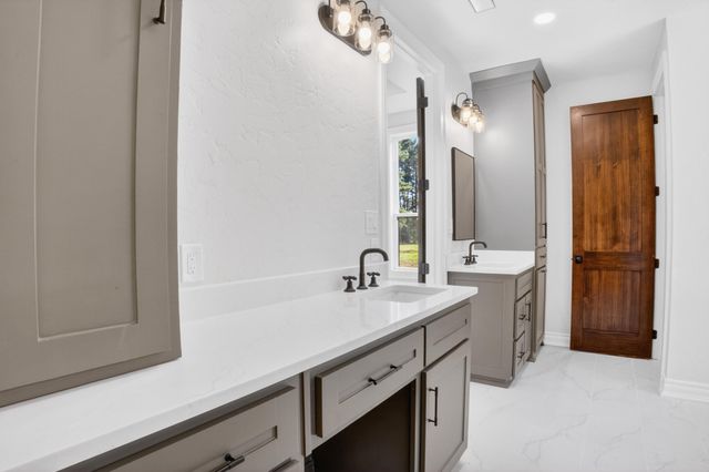 2388 Lansing Switch Rd., Longview, TX 75602