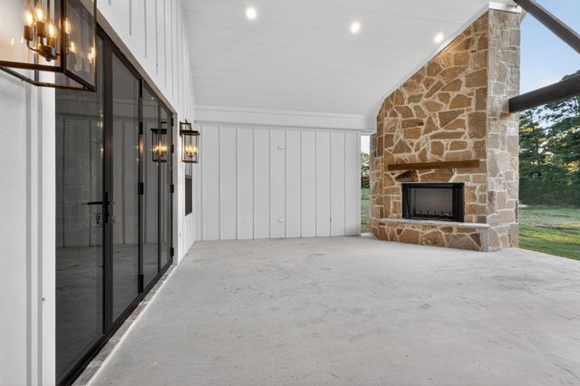 2388 Lansing Switch Rd., Longview, TX 75602
