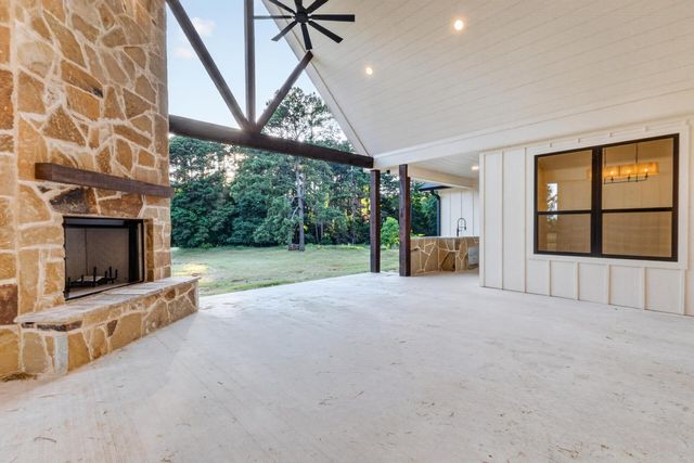 2388 Lansing Switch Rd., Longview, TX 75602