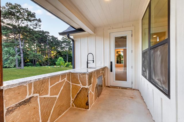 2388 Lansing Switch Rd., Longview, TX 75602