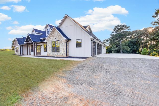 2388 Lansing Switch Rd., Longview, TX 75602