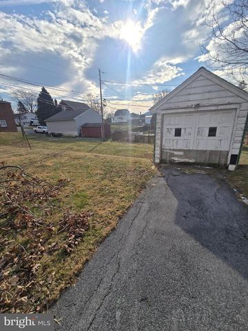 136 E GAUL ST, Wernersville, PA 19565