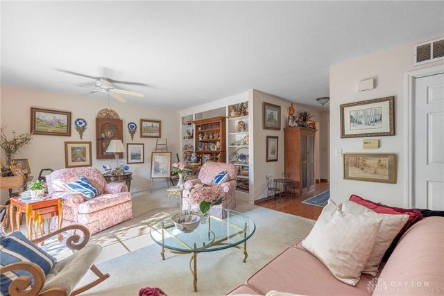 28 Tamarack Trail, Springboro, OH 45066